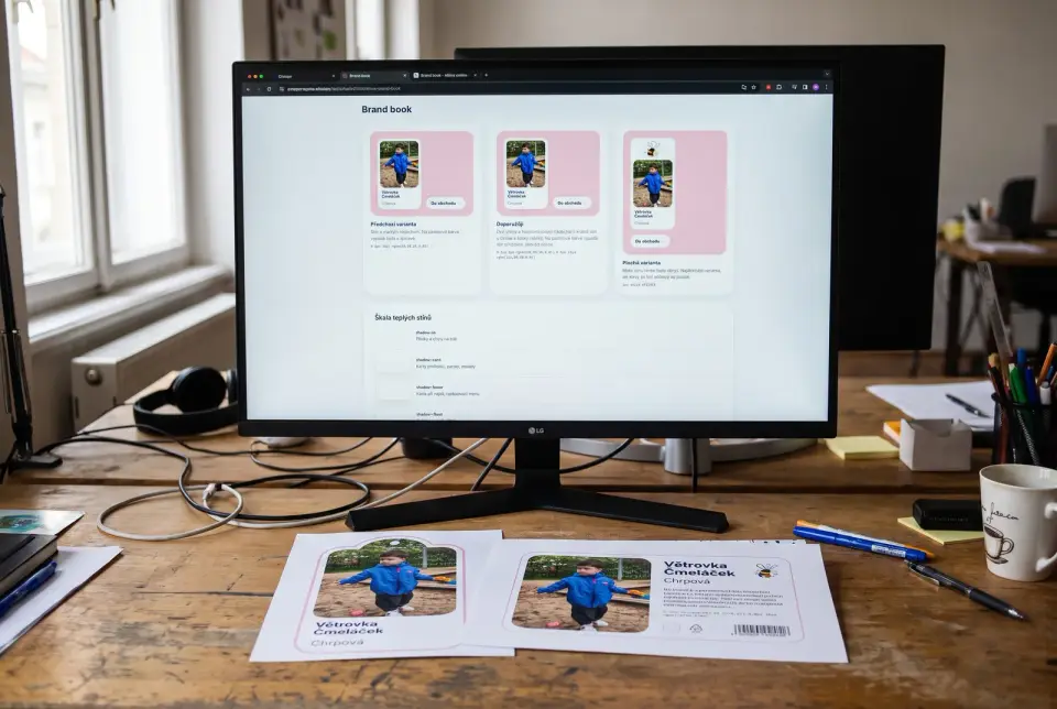 Pravidla zkoušíme na skutečných materiálech, webu a videu, dřív než je zapíšeme.